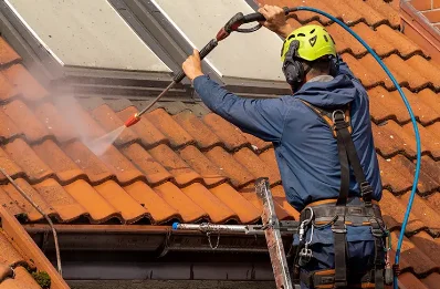 Démoussage et hydrofuge de toiture à Caucalières