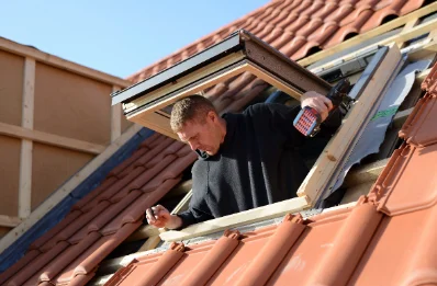Pose de fenêtres de toit Velux à Caucalières